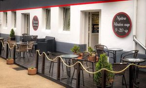 Terrace at Roberto Cukrászda in Tatabanya