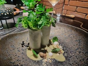 Rice paper rolls at Cổ Đàm Chay in Hanoi