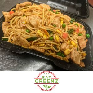 Tossed Noodles w 4 Corner Chik'n at Eat Greenz in Mt Holly