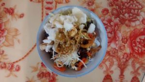 dish called 'Dried rice vermicelli' - cold, but tasty at Hong Nga in Hue