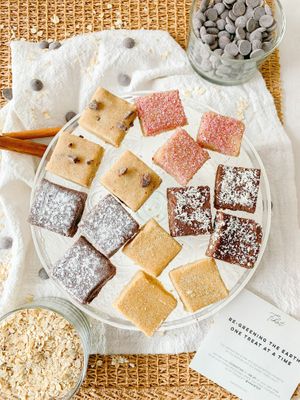 Our 5 flavours: Cinnamon, Raspberry, Chocolate Coconut, Cookie Dough and Chocolate Coffee at Fikat in Utrecht