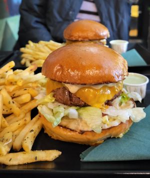 Classic Burger with vegan meat at Green Burger in Lisbon