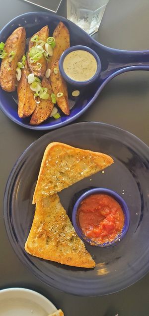 Potatoes & Garlic Bread appetizers at The Cheeze Factory Restaurant in Baraboo