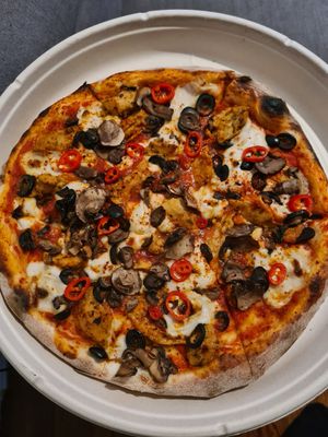 Vegane Pizza Lava Boy at Mission Pizza in Hamburg