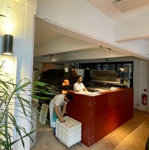  at Standard Pizza in Antwerpen