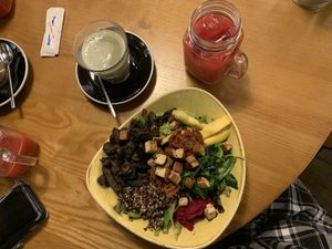 salad bowl vegana   at Zenith Brunch & Cocktails in Madrid