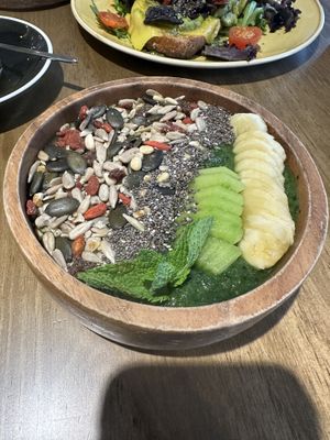 Smoothie bowl  at Zenith Brunch & Cocktails in Madrid