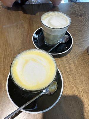 Matcha latte(👎 ) and turmeric latte (👍)  at Zenith Brunch & Cocktails in Madrid
