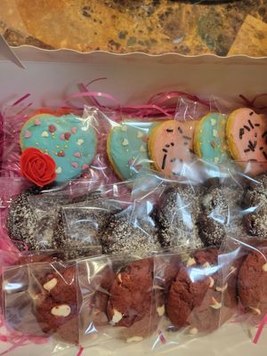 Nicely wrapped and cute presentation of roses at Nat's Vegan Bliss in La Puente