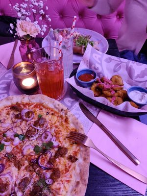 Sehr lecker und tolles Ambiente at Vegan Junkhouse Club in Munich