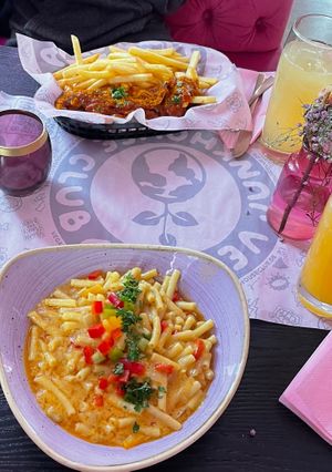 Currywurst and Makkaroni  at Vegan Junkhouse Club in Munich