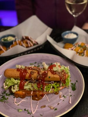 Hot Dog 👌🏼  at Vegan Junkhouse Club in Munich