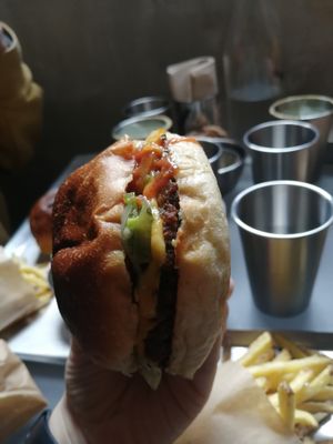 burguer at Ameaça Vegetal in Lisbon