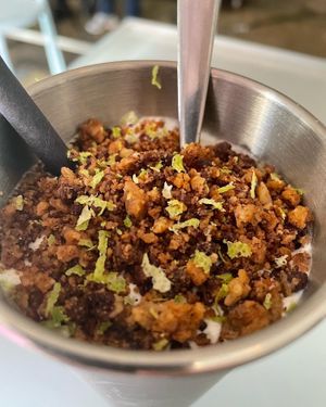 Premium milkshake at Ameaça Vegetal in Lisbon