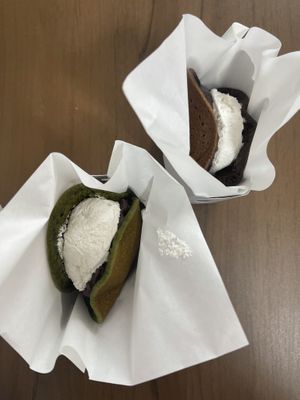 Matcha and Houjicha dorayaki #Veganuary at Dolala in Yokohama