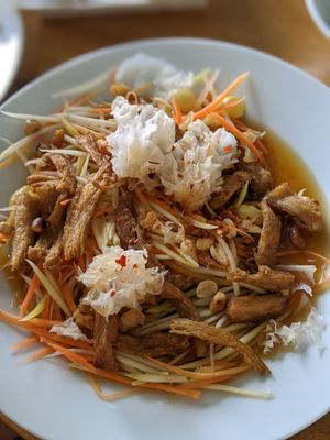 Vegan Mango Salad at Tukta in Koh Tao