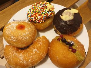 😍 donuts at Perla Bakery - מאפיית פרלה in Kiryat Motzkin