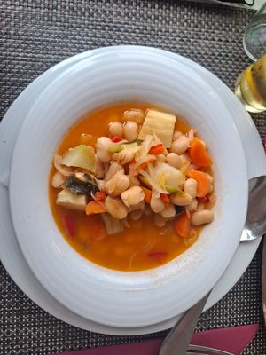 Estufado Caseiro (bean stew), Fried Polenta cubes & chips at Pólo Norte in Porto Moniz
