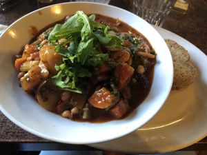 Bean stew with brown bread   at Quays in Dublin