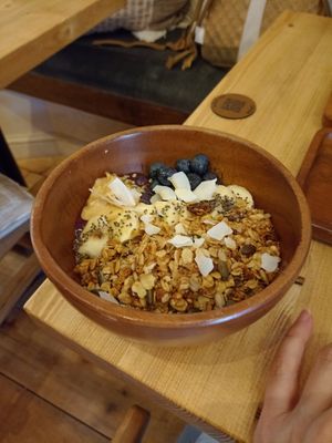 Acai bowl at Gecko Coffeehouse in East London