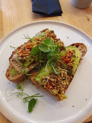 Superior avo on toast at Gecko Coffeehouse in East London