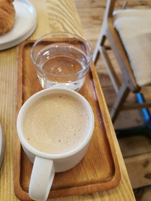 Chai latte (really good) at Gecko Coffeehouse in East London