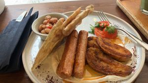 Breakfast  at Gecko Coffeehouse in East London