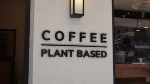  at Gecko Coffeehouse in East London