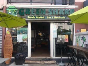 Cute place with friendly vibe and delicious food at Green Shake in Saint-leu