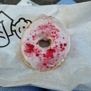 Veganer Himbeer Donut at Walter Buchmann - Rennweg in Zurich