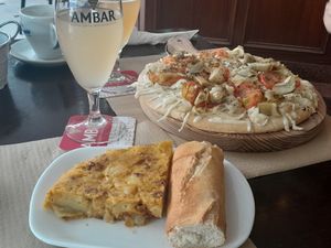Delicious 'chorizo' tortilla with vegano pizza & Kombucha at Pasiones Bar  in Gijon