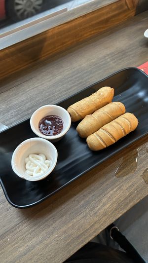 Tequeños con mayonesa y mermelada de fresa    at Pasiones Bar  in Gijon