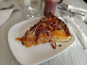 Pizza fugazzeta at Pasiones Bar  in Gijon