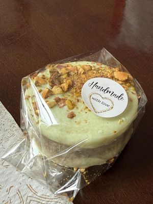 Alfajor de pistacho  at Pasiones Bar  in Gijon