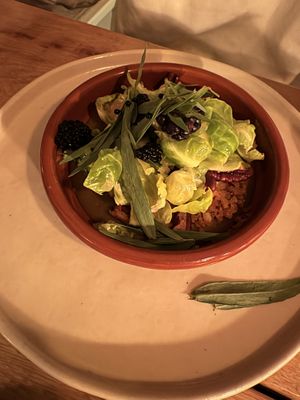 Rosenkohlflan mit Brombeer-Kaviar   at Hafenküche in Flensburg