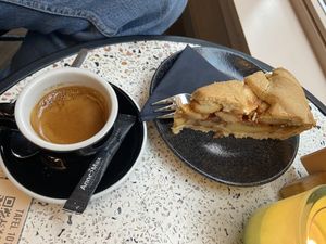 Espresso and apple pie: nice  at Anne&Max in Apeldoorn