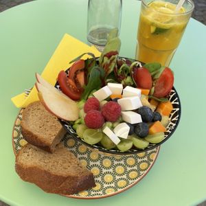 Vegan Buddha salad bowl and mango lemonade 😋  at Cafe MUSTI in Erfurt