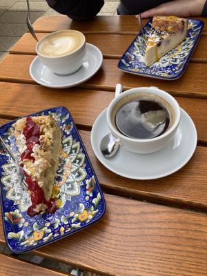 Alle Kuchen sind vegan!  at Cafe MUSTI in Erfurt