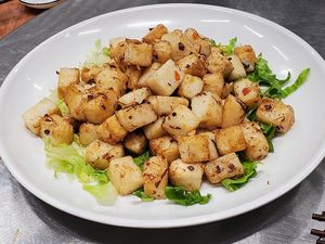 Turnip Cake 蘿蔔糕 (Photo by 素Good) at Home Taste Vegetarian 家味蔬食 in Kowloon