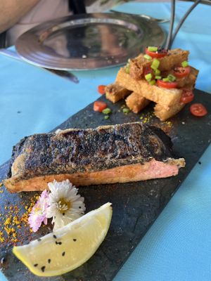 “salmon"  at TANTRA in Salta