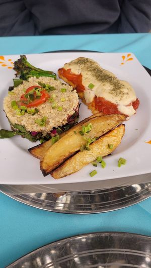 Neapolitan Tofu with Quinoa at TANTRA in Salta