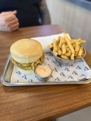 Burger 9€ & fries 2.5€  at Jimmy's Street Food in Paris