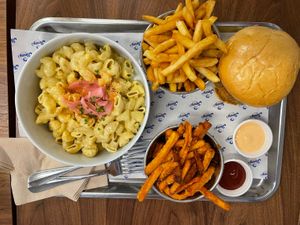 Two menus, burger, Mac no cheese and fries  at Jimmy's Street Food in Paris
