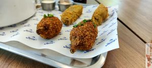 Wings and tenders at Jimmy's Street Food in Paris