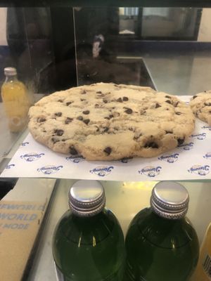 Fat cookies 🍪   at Jimmy's Street Food in Paris