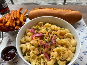 Mac n no cheese, sub and fries   at Jimmy's Street Food in Paris