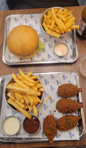  at Jimmy's Street Food in Paris