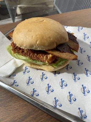 Cheezy burger  at Jimmy's Street Food in Paris