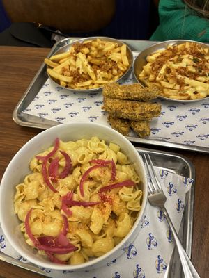 Mac’n’cheese, Tenders and loaded fries  at Jimmy's Street Food in Paris