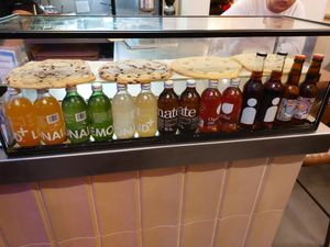 Drinks and deserts at Jimmy's Street Food in Paris